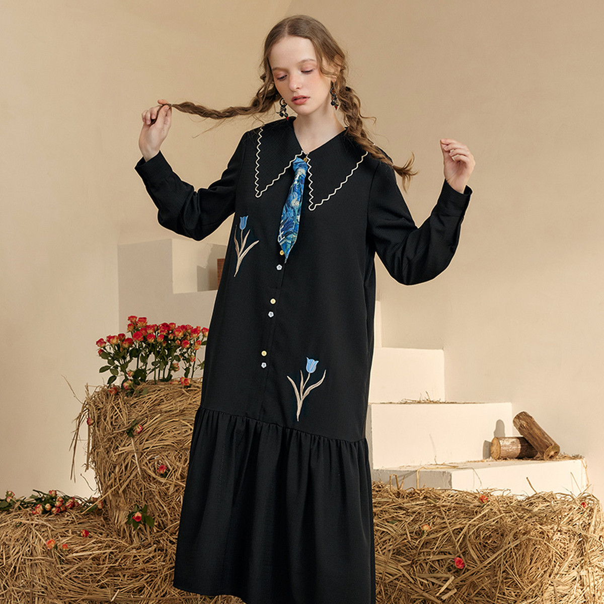 Women'S Fashion Petite - Kleid mit Duftenden Zweigen-Print und Stickerei
