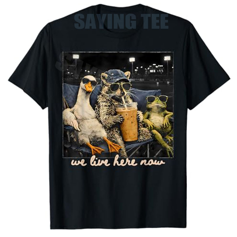 Women Fashion Now - Lustiges Gänse-, Waschbär-, Frosch-Baseballfeld-T-Shirt „Wir leben
